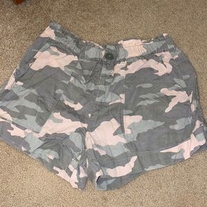 Aerie camo shorts